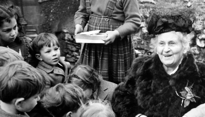 Maria Montessori: Životna priča velike pedagoginje i njen utjecaj na obrazovanje